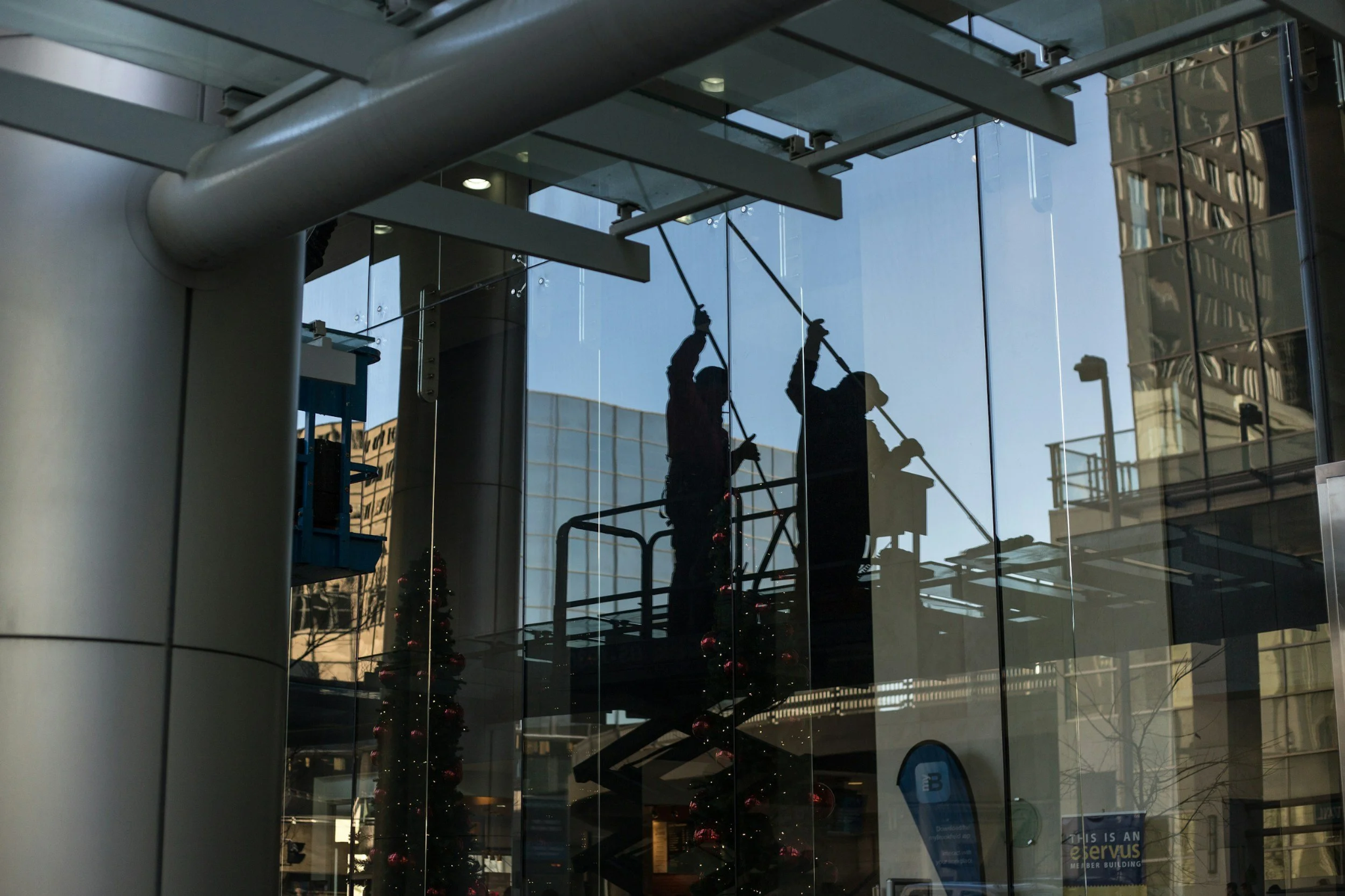 Commercial window cleaning
